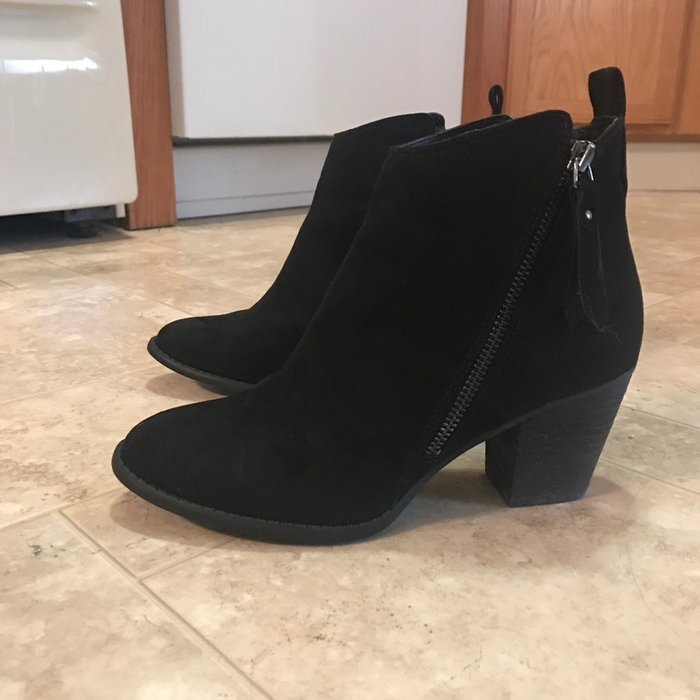‼️CLOSET DOWNSIZE‼️Tj Maxx bootie. Size 7.5.